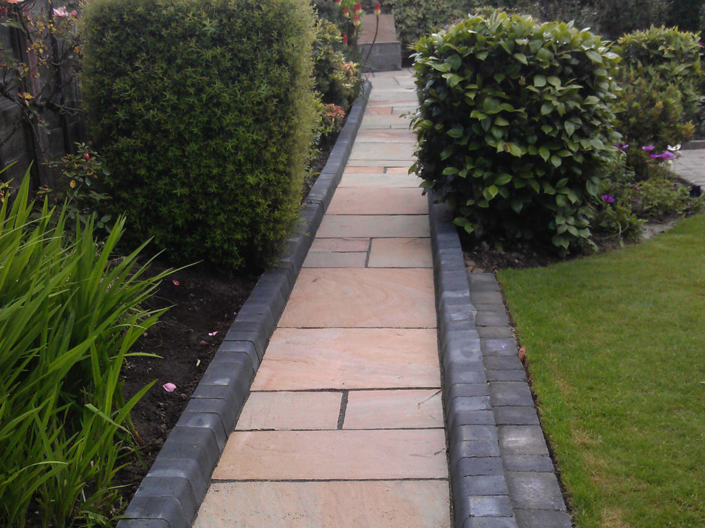 Charcoal Curved Cerb Edging