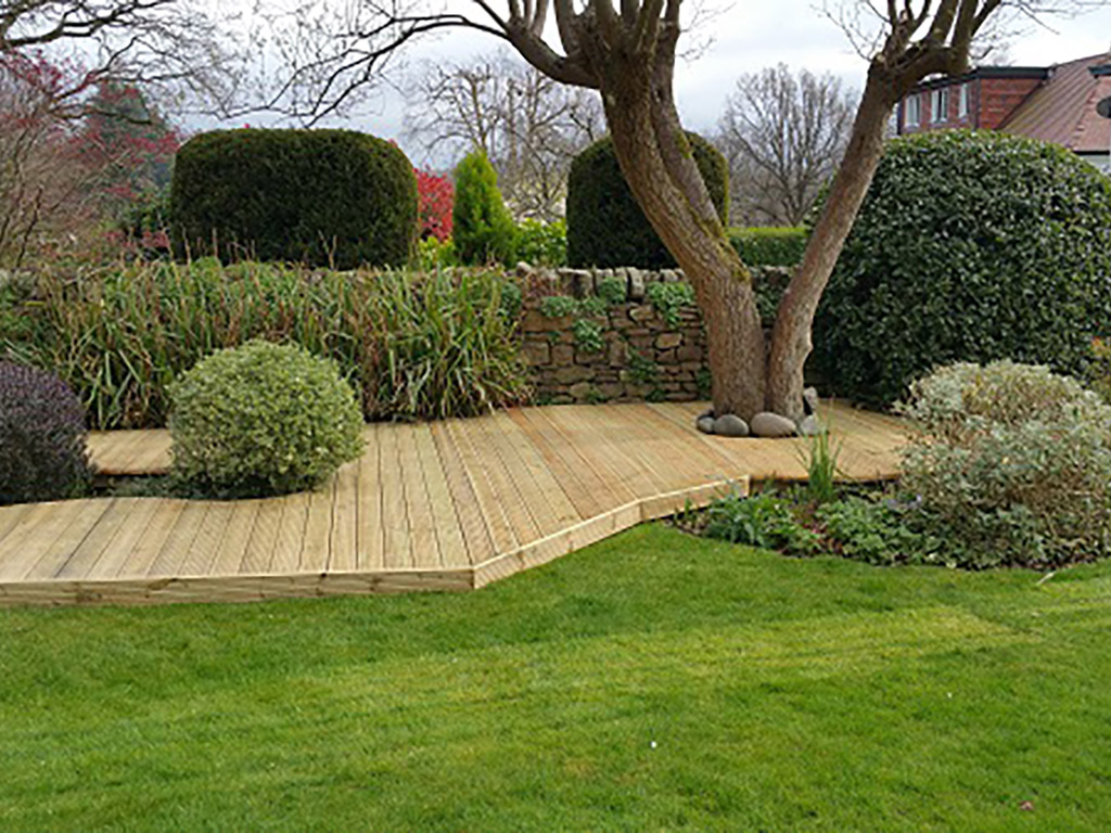 Decking to link Summer House