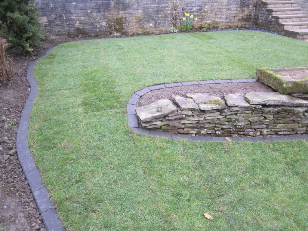 Scape Easy Mow Strips