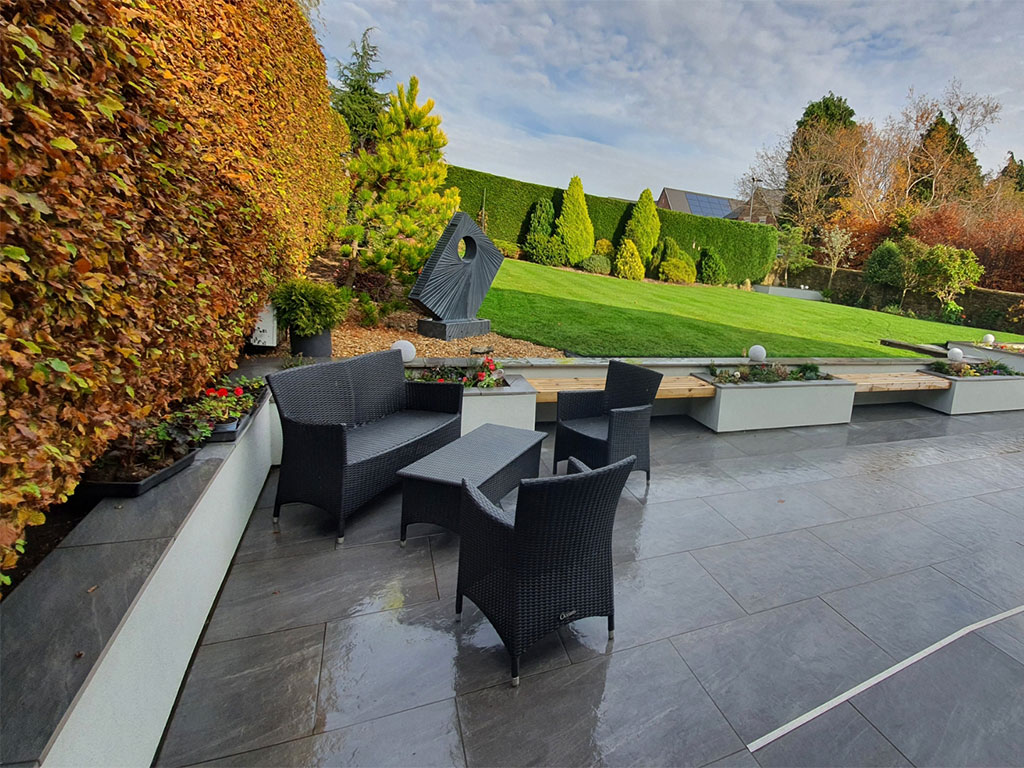 Grey porcelain patio-and stone steps
